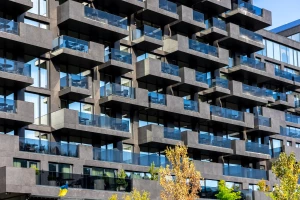 Hvor lenge må du kjøpe skillevegger til kontoret?